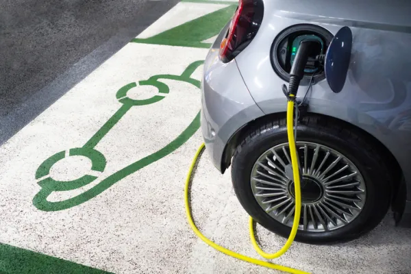 Quel utilitaire électrique choisir pour vos besoins professionnels ? 